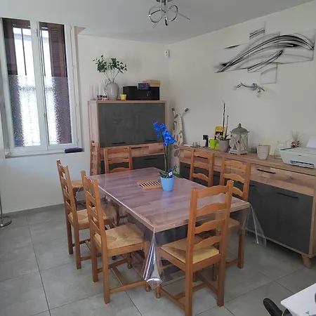 Maison Proche Centre Avec Piscine Ним