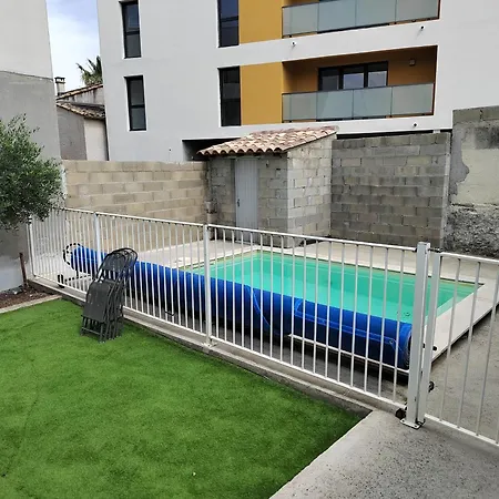 Maison Proche Centre Avec Piscine Ним